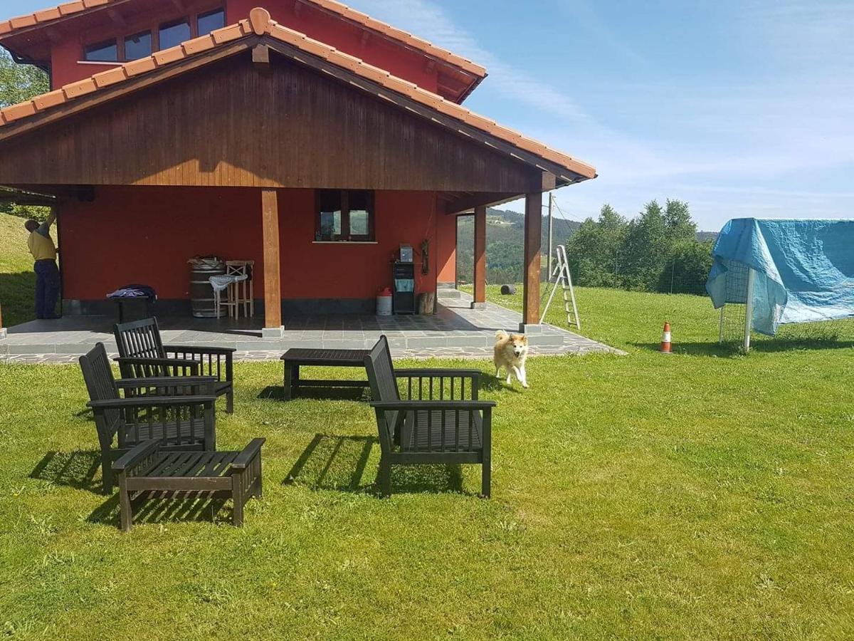 La Casita De Titi Villa Pravia Bagian luar foto